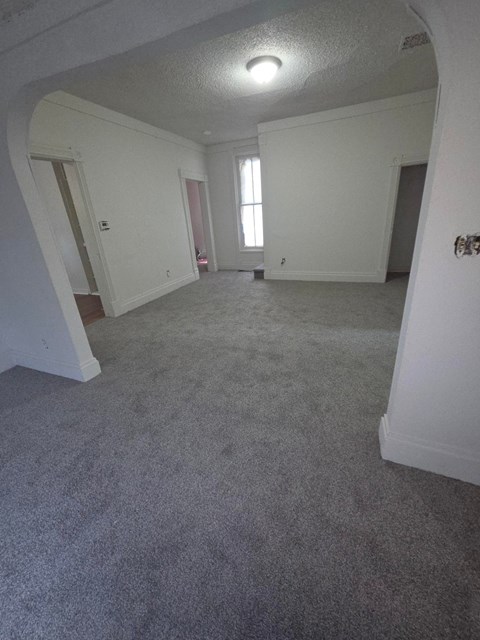 707 E Elm 2 Beds Apartment for Rent