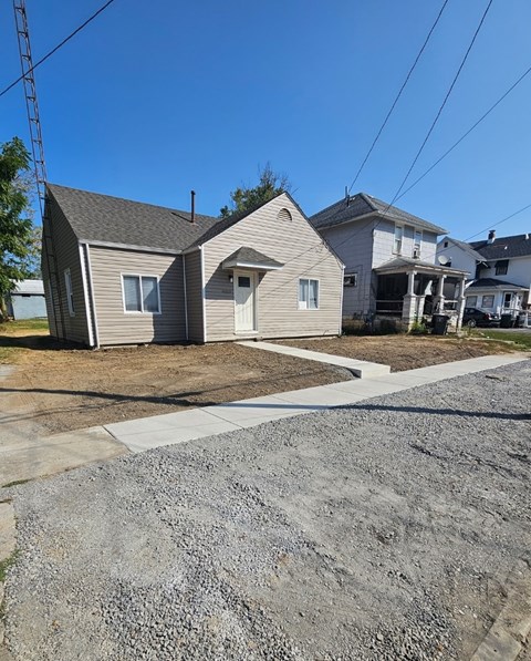 805 E Vine Street 2 Beds Apartment for Rent