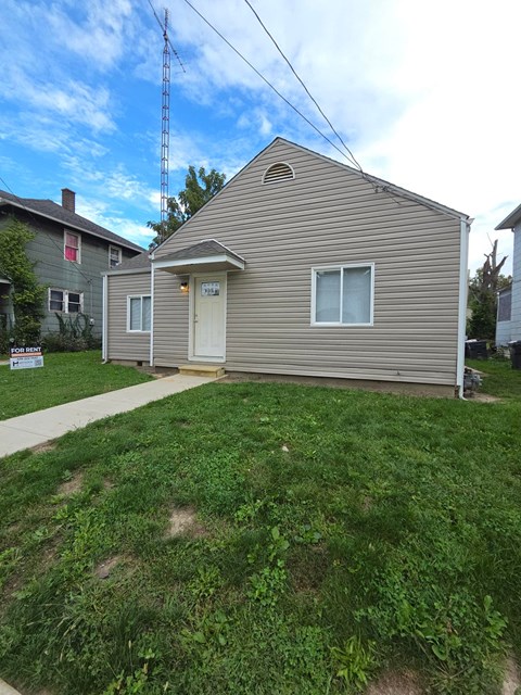805 E Vine Street 2 Beds Apartment for Rent