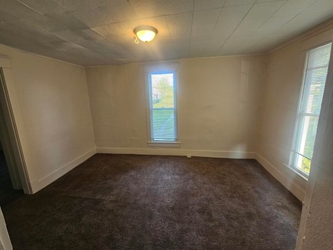 318 Harrison Ave 4 Beds Apartment for Rent