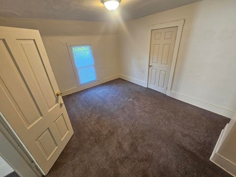 318 Harrison Ave 4 Beds Apartment for Rent