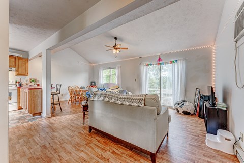 220-222 Eastland Avenue 3 Beds Apartment for Rent