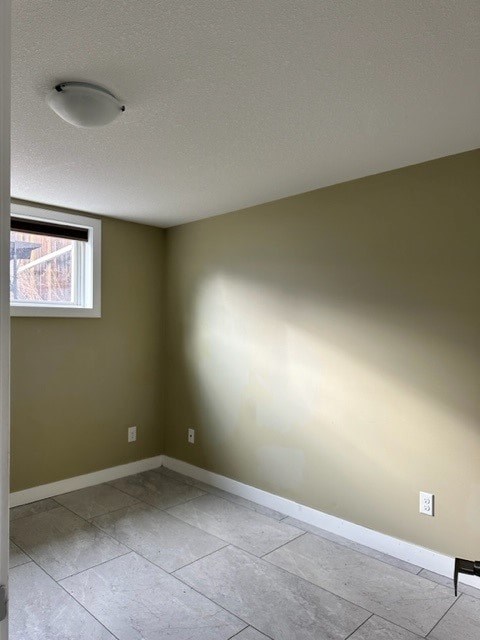 107 B Erindale Road 2 Beds Apartment for Rent