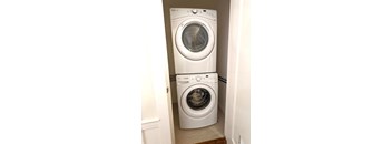 2 Bedrooms, 1 Bathroom