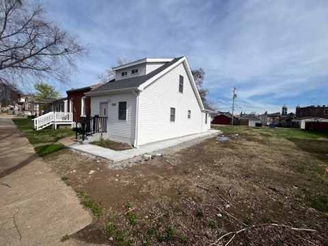 7610 Vermont Avenue 3 Beds Apartment for Rent