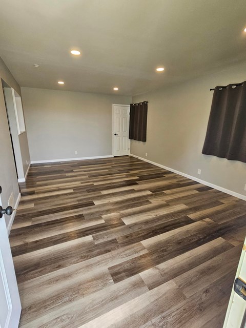10306 Lilac Avenue 3 Beds Apartment for Rent