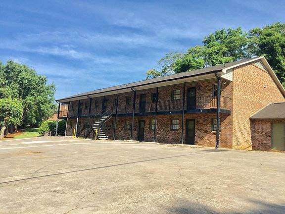 2-bedroom apartment at Green Tree Apartment Homes in Winston-Salem, NC