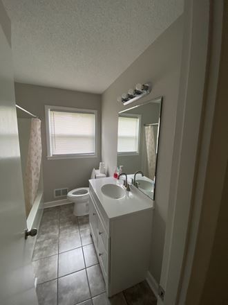 1602 Drexel Lake Drive 3 Beds Apartment for Rent