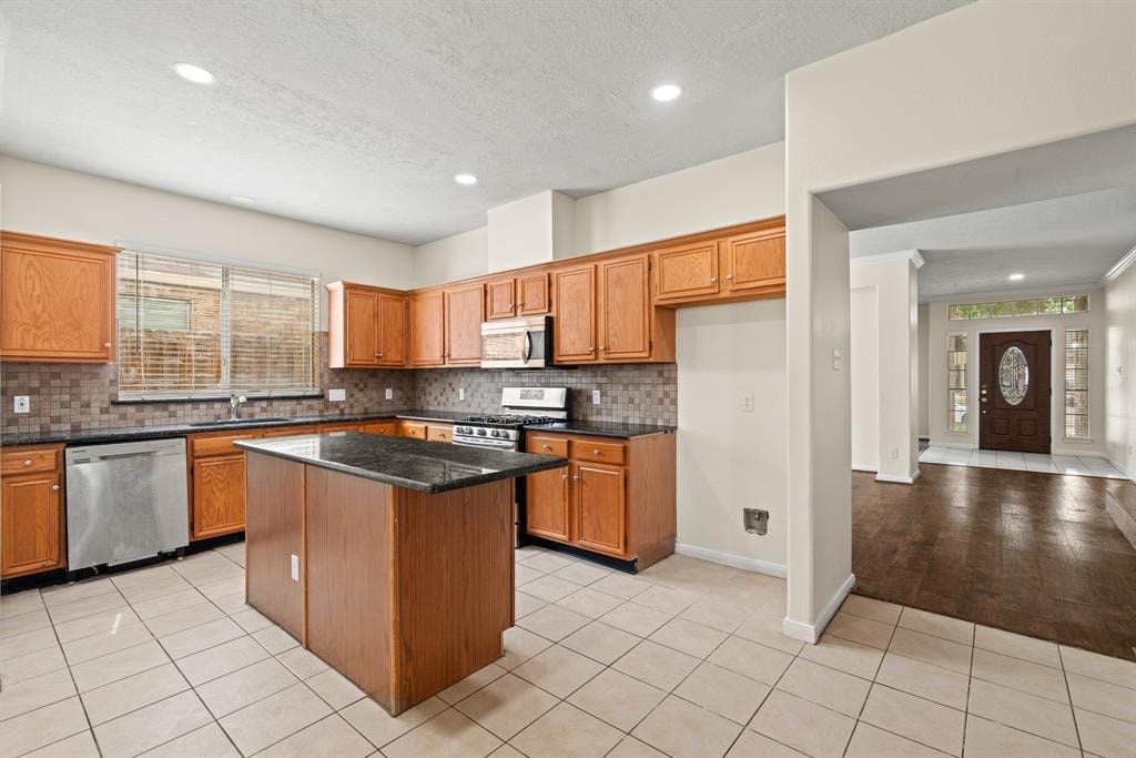 15810 Mission View Court 4 Beds House for Rent - Photo Gallery 18