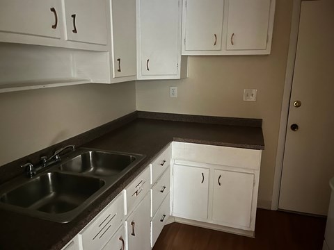 216 Center Road 1-2 Beds Apartment for Rent - Photo Gallery 5