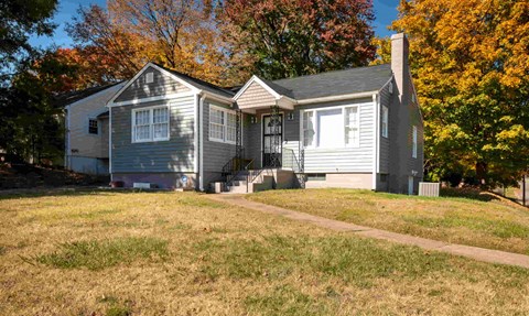 Dueling House 3 Beds Apartment for Rent