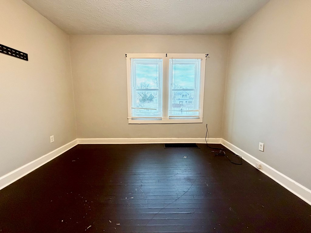 121 E 14th St. 1 Bed Apartment for Rent - Photo Gallery 6