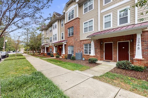 2652 Weddington Avenue 3 Beds Apartment for Rent