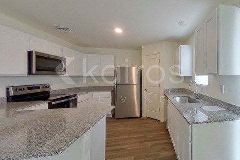 1010 Kaye St E 4 Beds Apartment for Rent