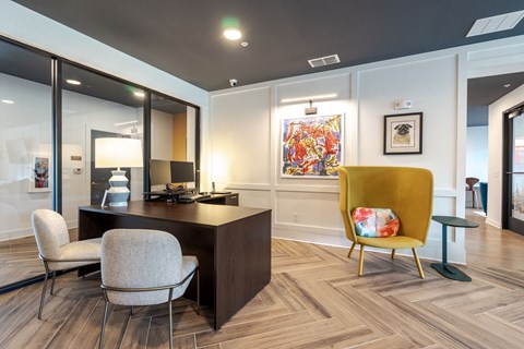 the preserve at ballantyne commons office space with desk and chairs