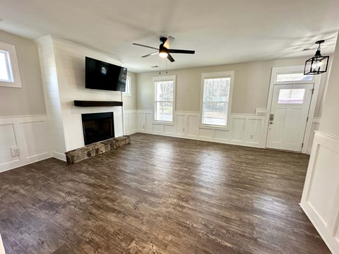 103 Pine Street 3 Beds Apartment for Rent