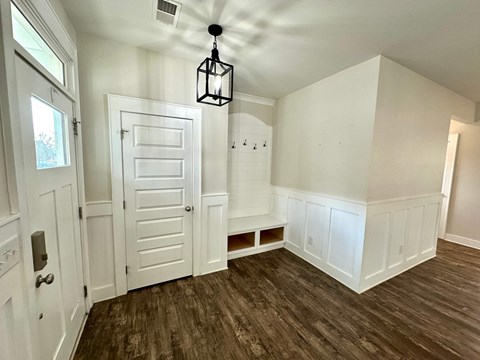 103 Pine Street 3 Beds Apartment for Rent