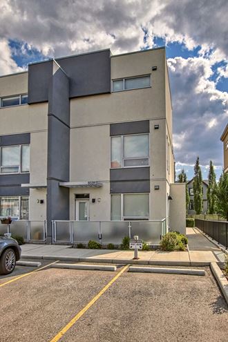 8539 8A Ave SW 3 Beds Apartment for Rent