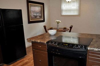 kitchen amenities at Arbors at Eastland