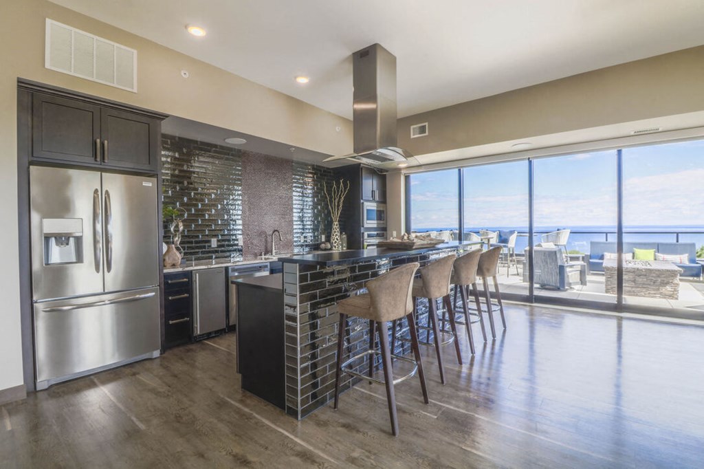 Fully Equipped Eat-In Kitchen at Vue at Bluestone, Duluth, MN, 55803