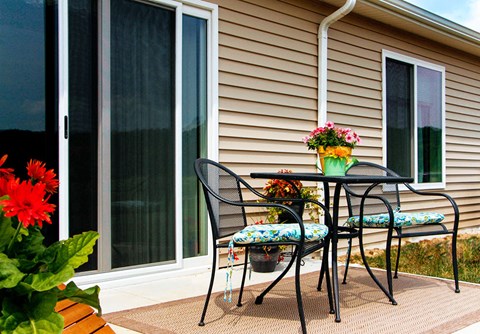 Brunswick Ohio Apartment Rentals Redwood Living Stoney Run Plum Creek Personal Patio