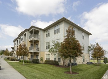 Apartments In Village St George