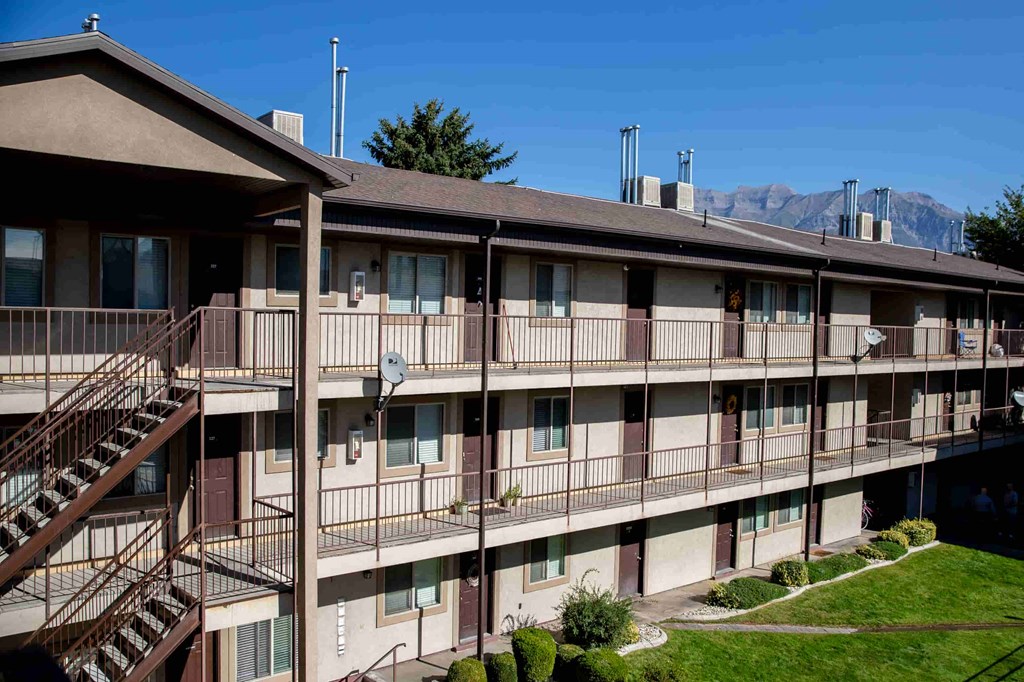 the building where the hotel is located