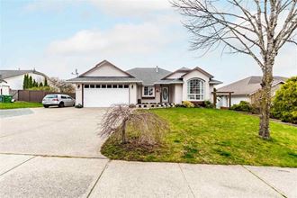 5669 Stonehaven St - Lower 3 Beds Apartment for Rent