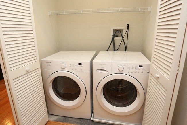 5801-5823 Morris Street