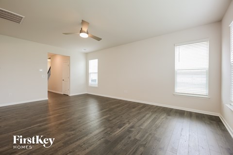 15 Ramblehurst Road 3 Beds Apartment for Rent