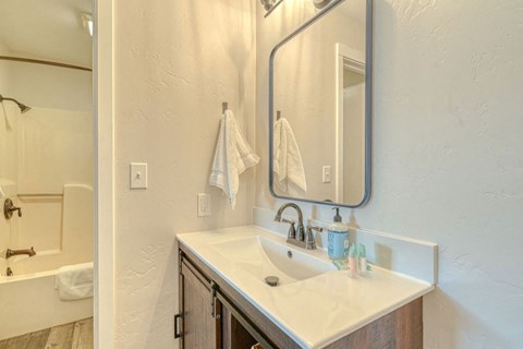 640 E Idaho Studio-2 Beds Apartment for Rent - Photo Gallery 17