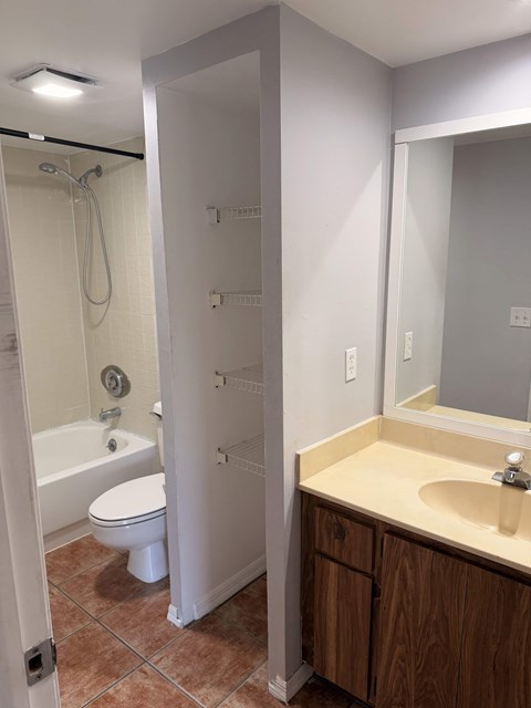 Middlebrook Pines Condominiums 2 Beds Apartment for Rent