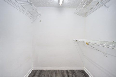 5013 Vineland Road 2 Beds Apartment for Rent