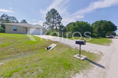8185 99Th Ct 3 Beds Apartment for Rent