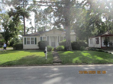 610 E. College Street 3 Beds Apartment for Rent