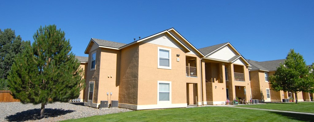 Crestmore Village Apartments