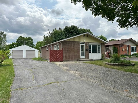 28 Mcquade Drive 2-3 Beds Apartment for Rent
