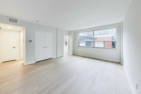 291 Avenue Road Studio-1 Apartment for Rent