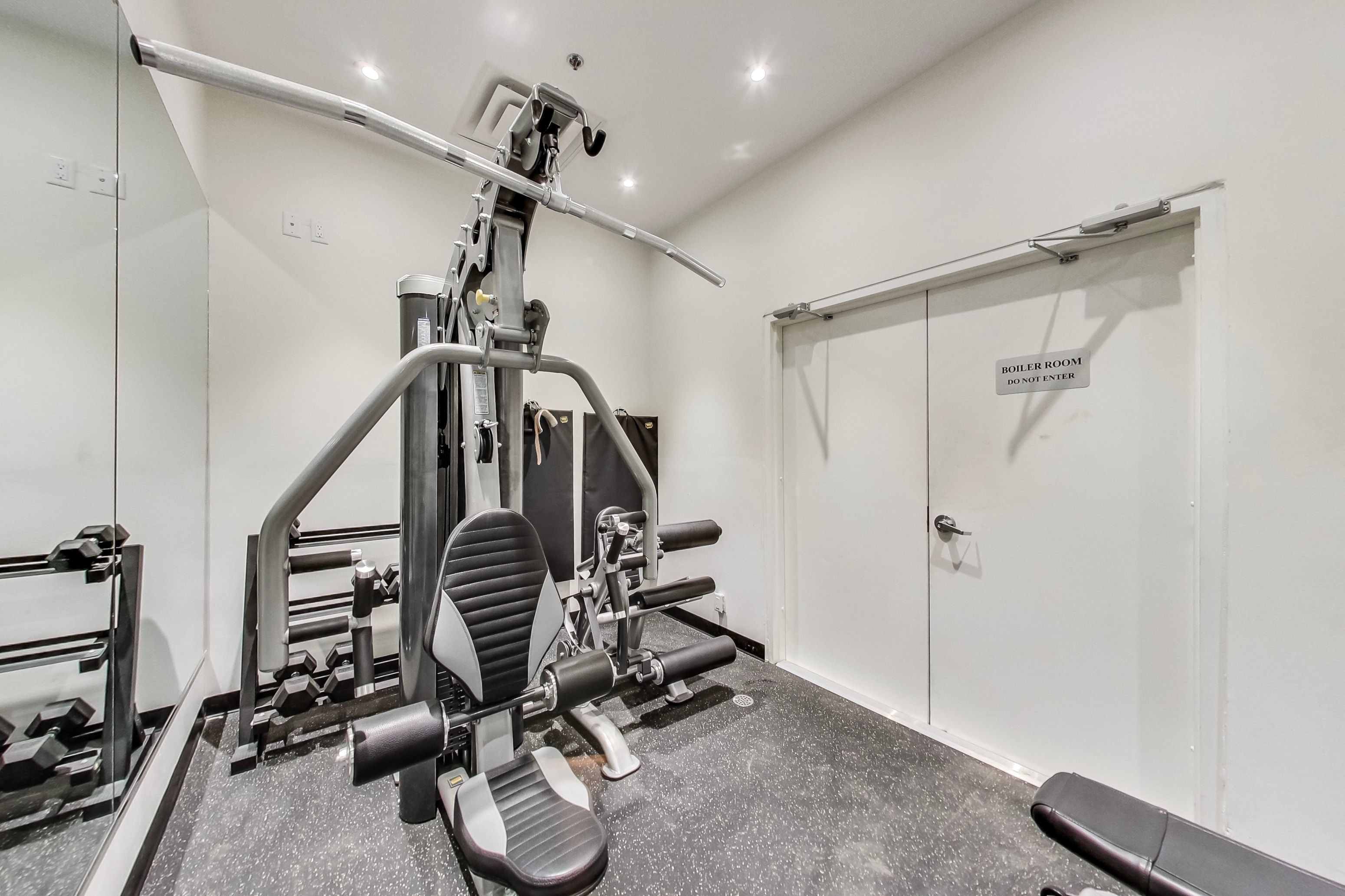 studio apartment - Cottingham Manor, Toronto - unit 507 2
