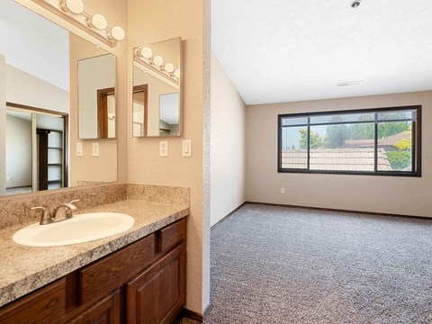 ST JAMES CONDOMINIUMS