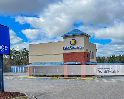 Storage Units for Rent available at 1932 Popps Ferry Road, Biloxi, MS 39532