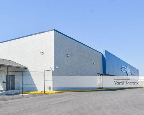 Storage Units for Rent available at 1250 Eisenhower Pkwy, Macon, GA 31206