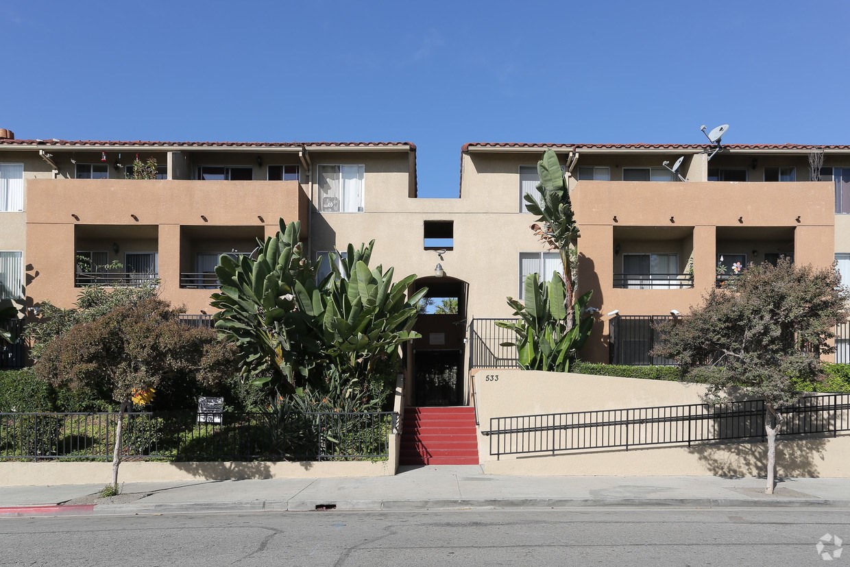 Mariposa Gardens Apartments, 533 N. Mariposa Avenue, Los Angeles, CA