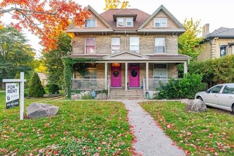 364 Princess Ave Studio Apartment for Rent