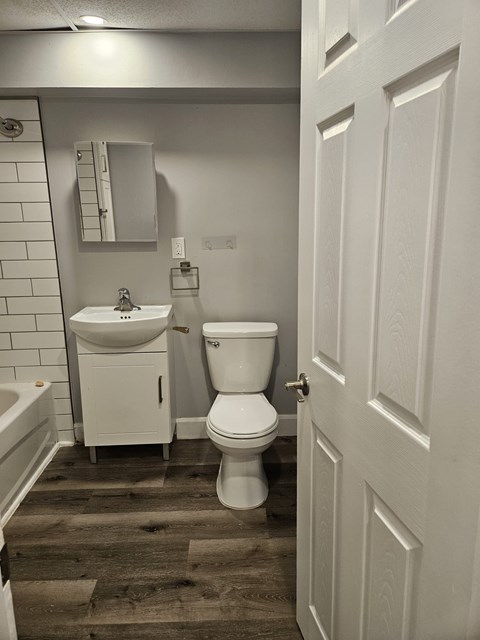 364 Princess Ave Studio Apartment for Rent