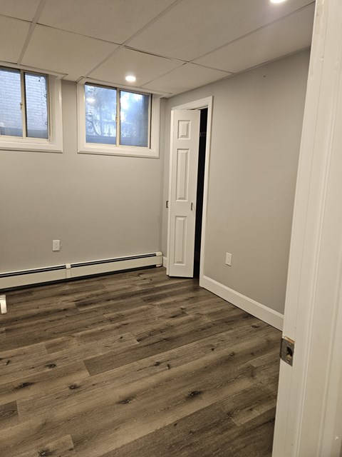 364 Princess Ave Studio Apartment for Rent