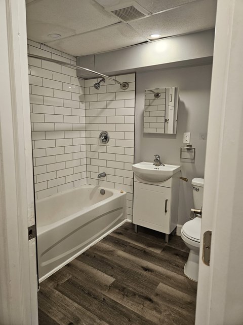 364 Princess Ave Studio Apartment for Rent