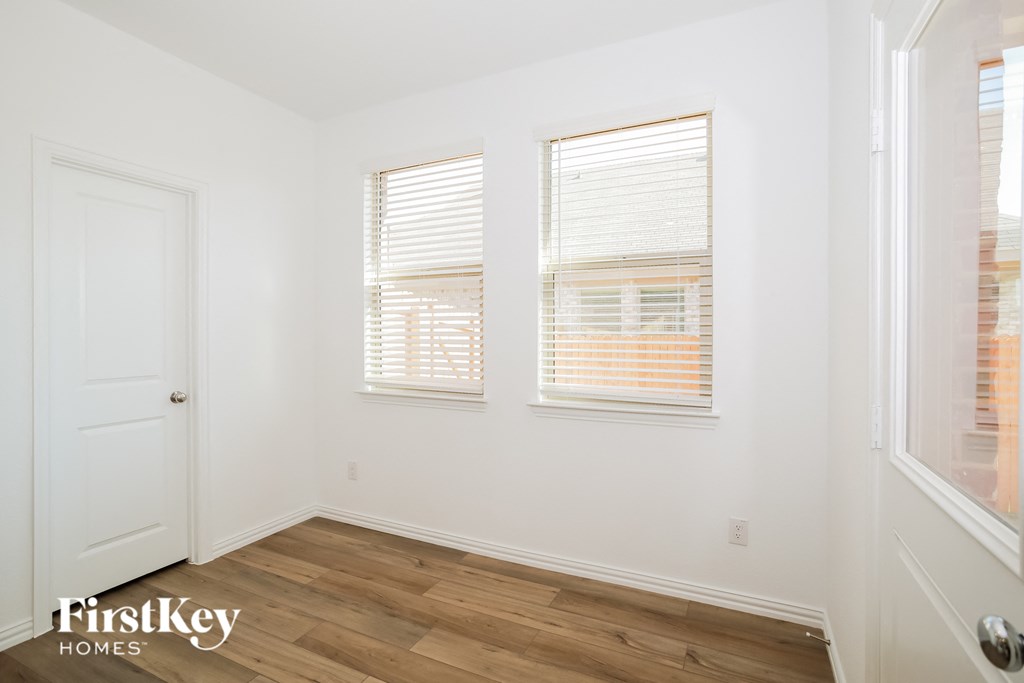 929 High Noon Drive 4 Beds House for Rent - Photo Gallery 4