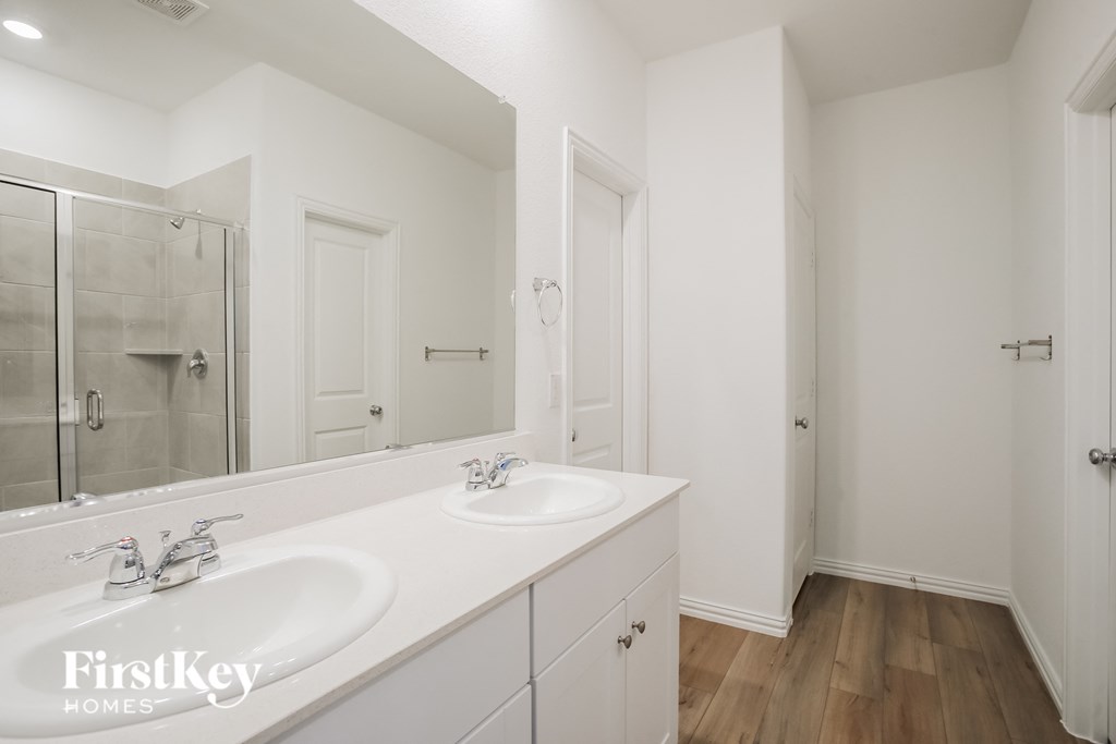 929 High Noon Drive 4 Beds House for Rent - Photo Gallery 9