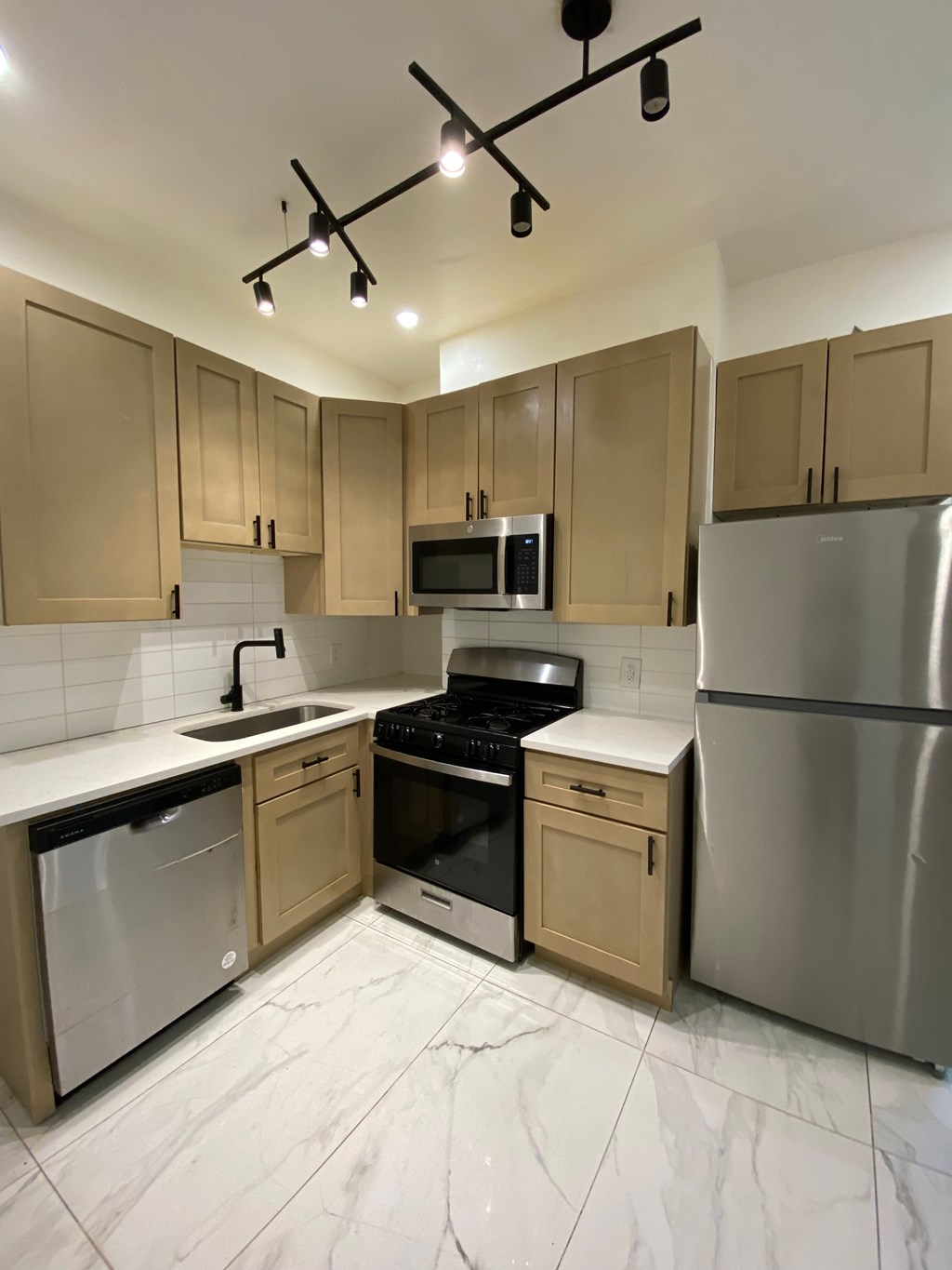 407 Shelby Parkway 4 Beds House for Rent - Photo Gallery 15